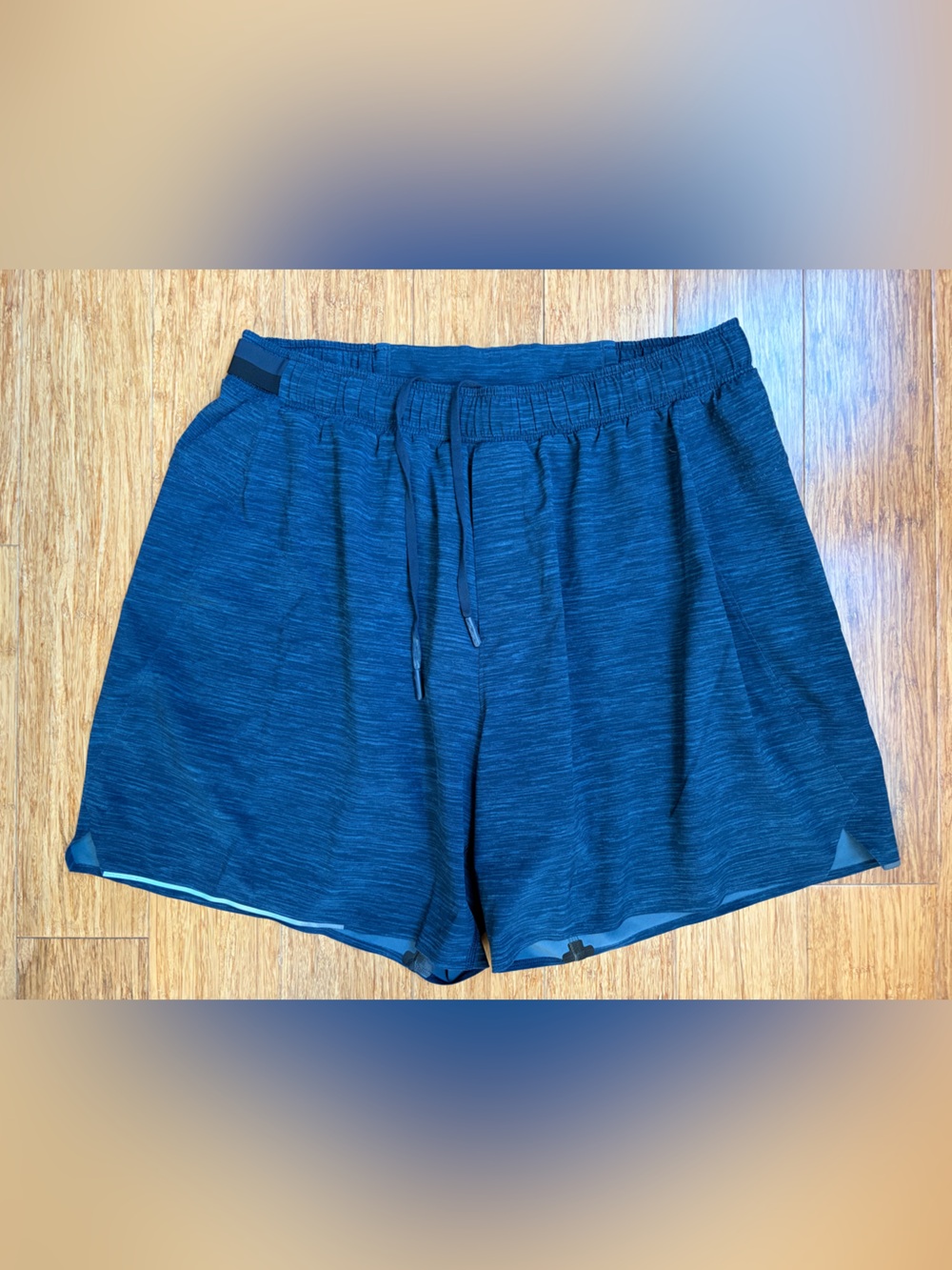 Lululemon mens athletic Shorts blue size large